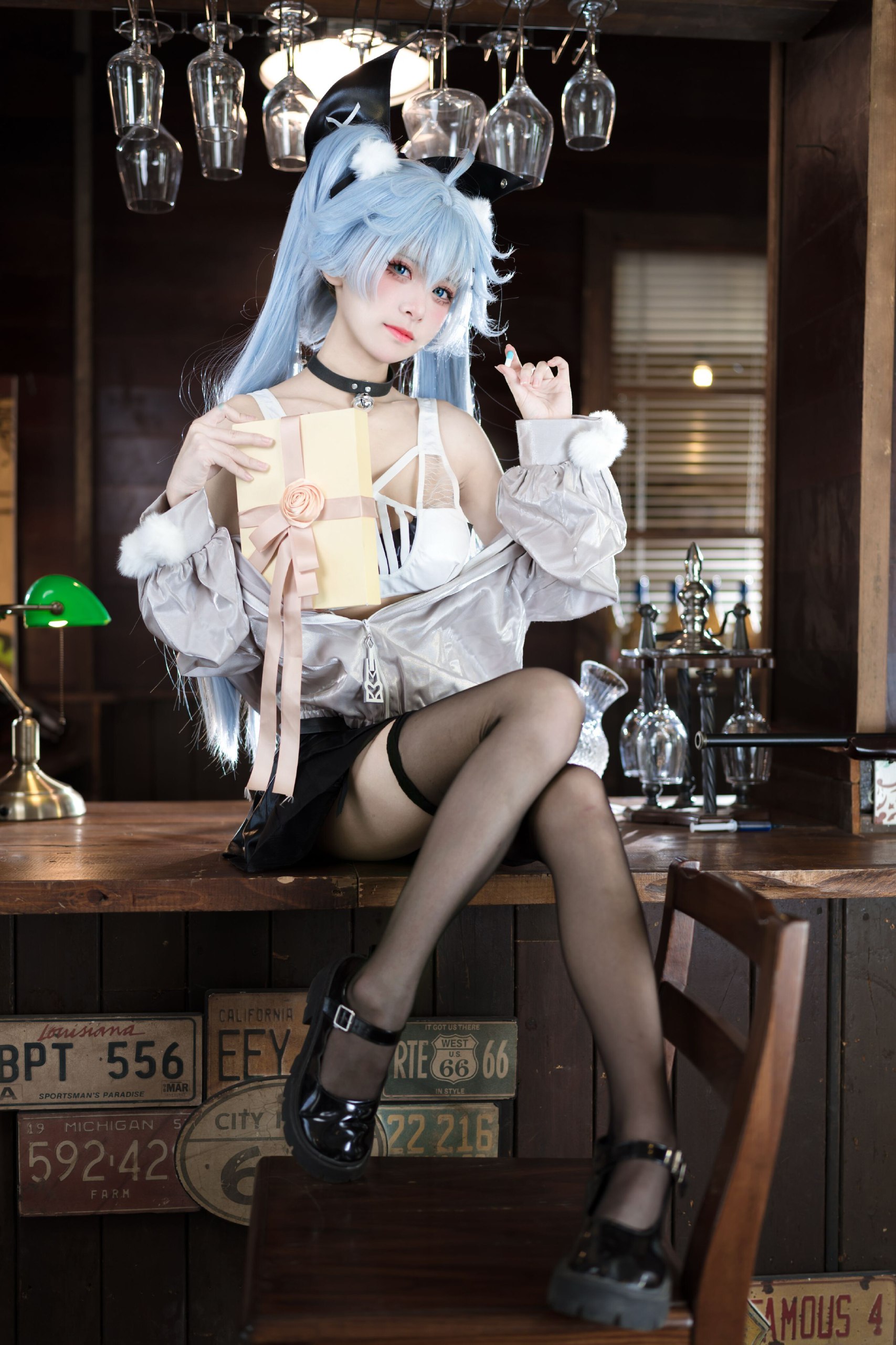 芙洛伦 药心 少女前线 写真集