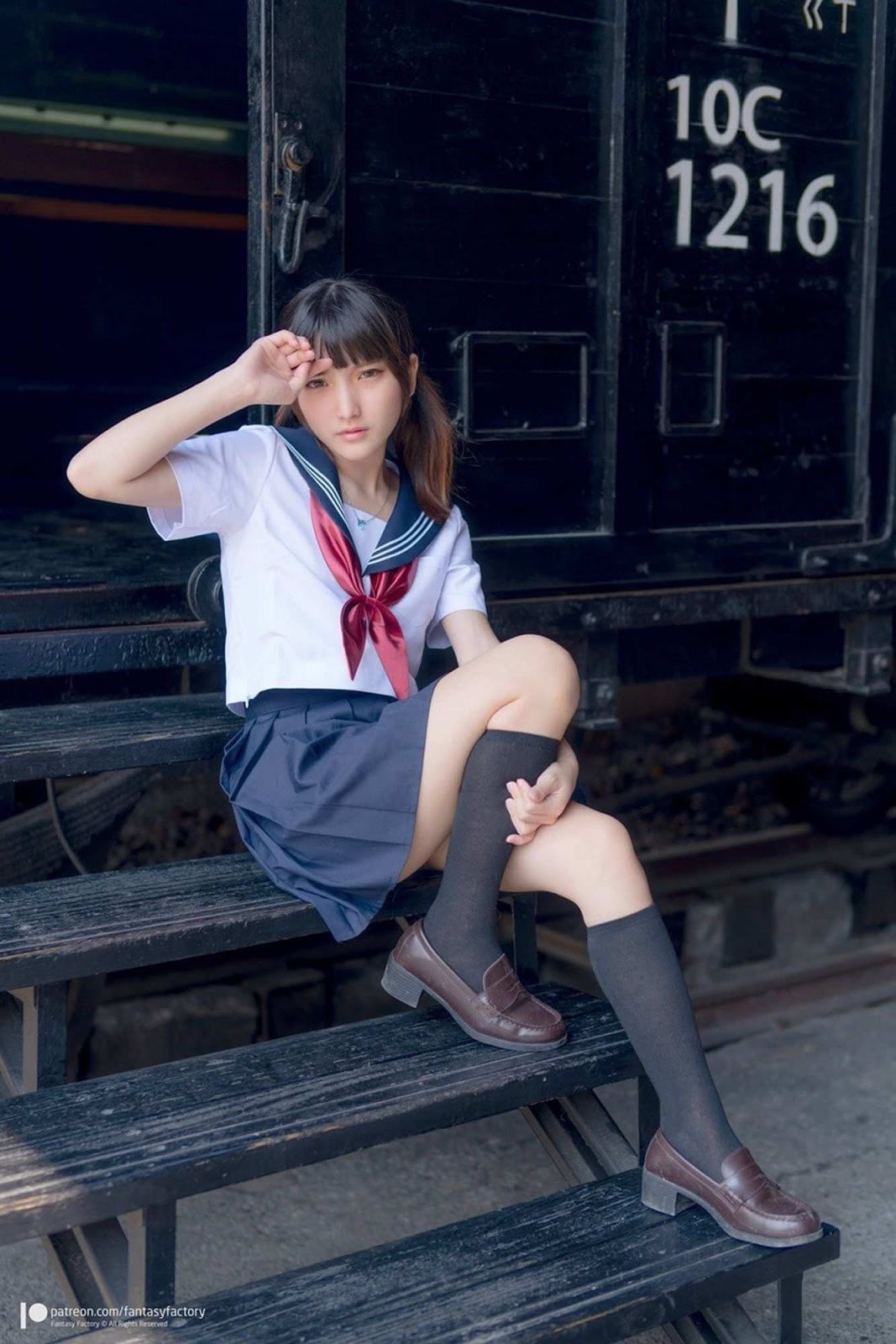 [小丁Patron] High School Girl with Pretty Pussy 皮衣濕身誘惑 (Fantasy Factory) 写真集