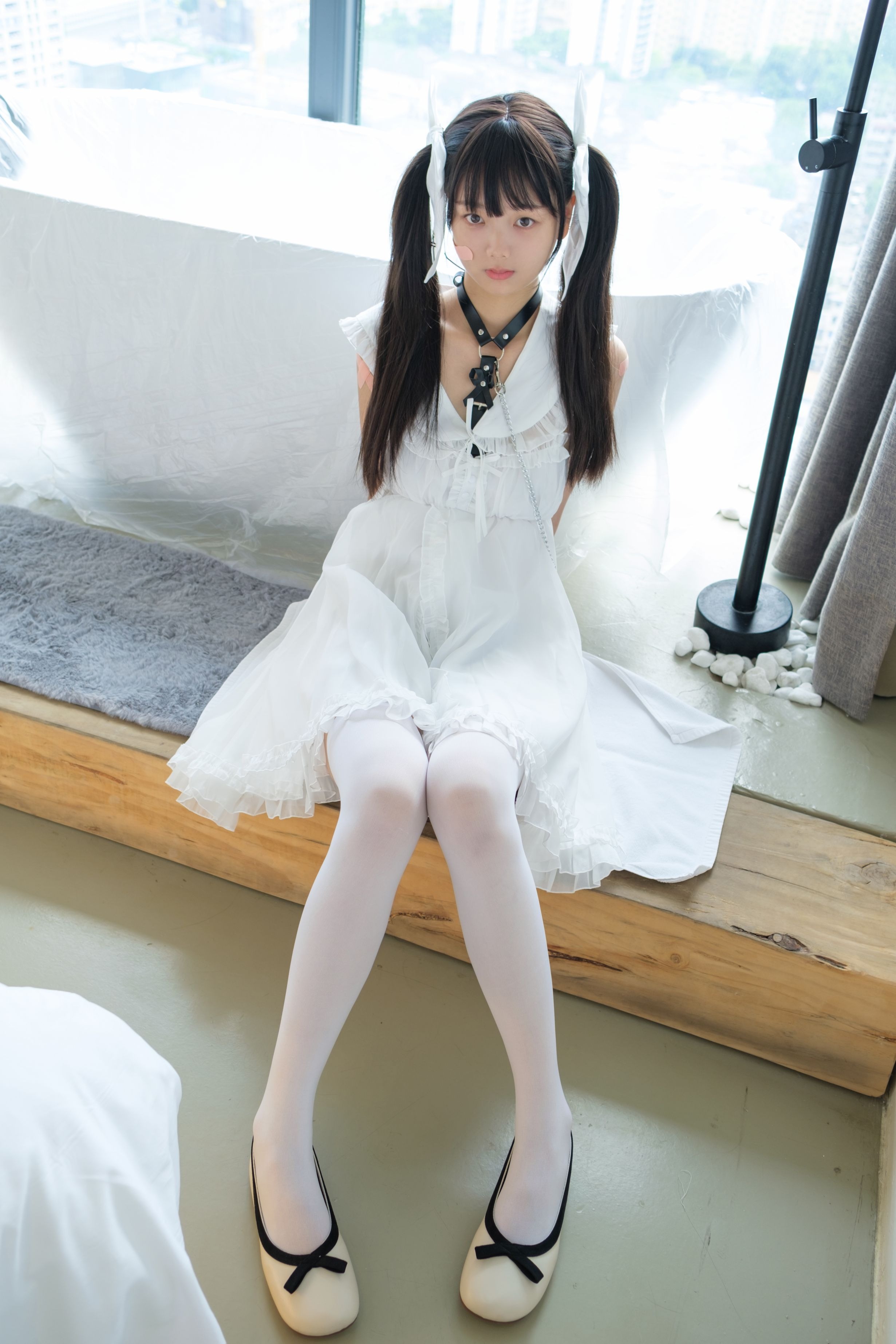 初音少女-R18 [130P1V-5.75G] 写真集